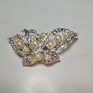 Vintage 1970sElegant Faux Silver and Pearl Leaf Brooch